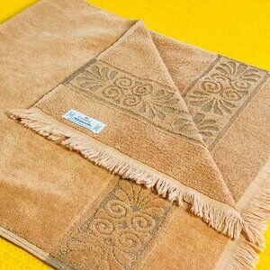 Vintage 70s CANNON Monticello Bath Towel 22"x45": Mocha Brown Reversible Floral